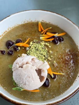 Crème brulee  at DeDAKKAS in Haarlem