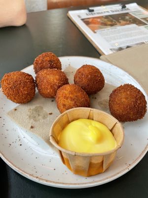 Aubergine bitterballenn  at DeDAKKAS in Haarlem