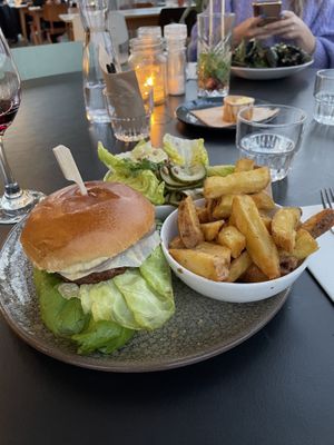 Vegan burger   at DeDAKKAS in Haarlem