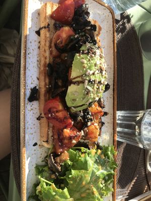 Vegan toast with avocado, mushrooms and tomatoes   at Mil Sabores in Lisbon