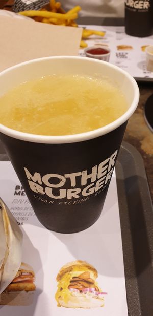 Lemonade at Mother Burger - Amoreiras in Lisbon
