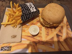 Your mama + frites + mayonnaise at Mother Burger - Amoreiras in Lisbon