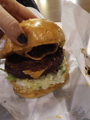 Hamburguer bem recheado! at Mother Burger - Amoreiras in Lisbon