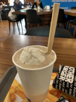 Banana shake at Mother Burger - Amoreiras in Lisbon
