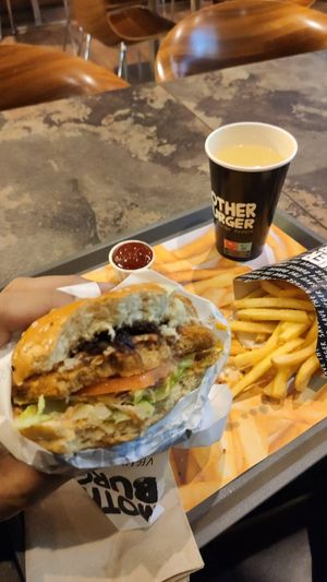 O mais pedido at Mother Burger - Amoreiras in Lisbon