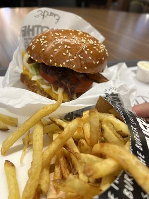 Street Burger   at Mother Burger - Amoreiras in Lisbon