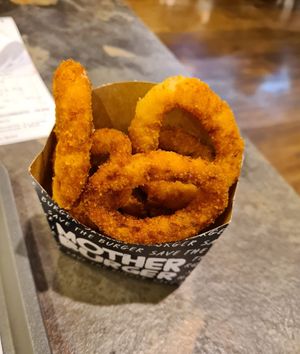 Crispy onion rings at Mother Burger - Amoreiras in Lisbon