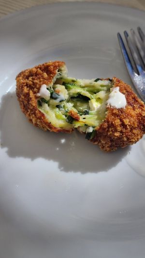 Vegetarian croquetas at Quereles in Caceres
