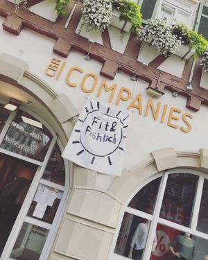 Der „Fit & Fröhlich“ Pop Up Store am Herrenberger Marktplatz at Fit & Fröhlich in Herrenberg