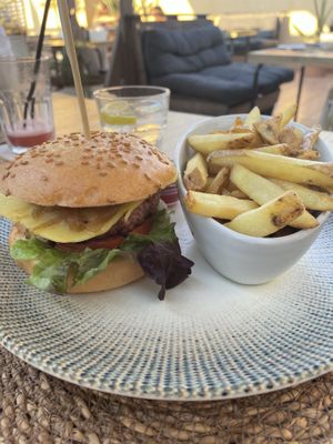 Week special pea patty burger, caramelised onions, bbq sauce  at Retroway in Mallorca