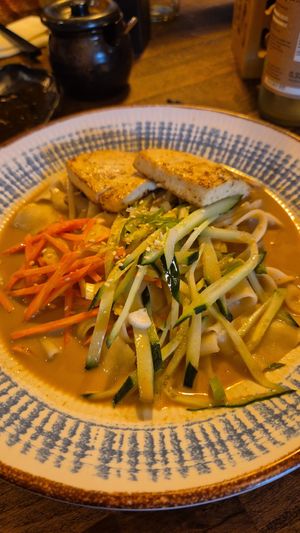 Nudeln mit Erdnusssauce und Tofu - Peanutsauce-noodle with tofu at JIA - The Taste of Home in Dortmund