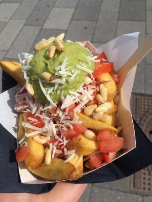 Vegan Bruschetta fries at Frittenküche in Dortmund