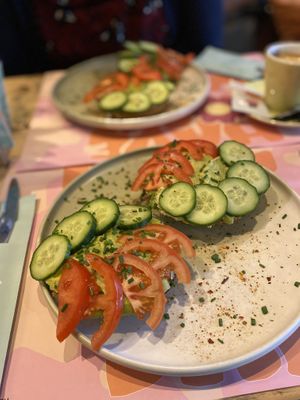 Avocado smash naturel  at Corner Bakery by Gerard in Maastricht