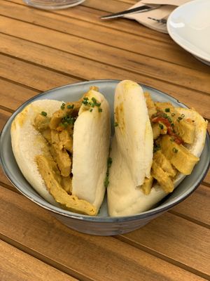 Bao Heura curry  at Xiringuito Oblikue in Vilassar De Mar