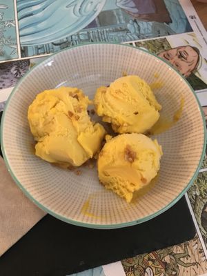 Mango ice cream at Barallocas in Pontevedra
