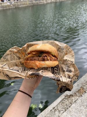 Kimchi burger at Les Tontons Veg in Paris