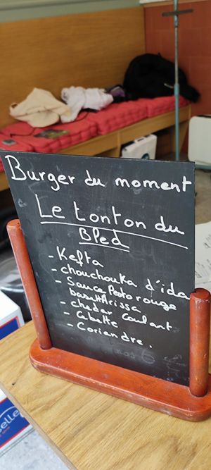 Spécial burger Le tonton du bled at Les Tontons Veg in Paris