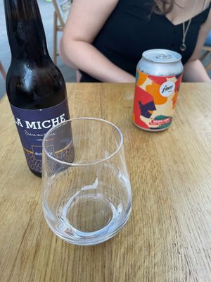 Beers  at Les Tontons Veg in Paris