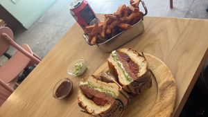 Secret sauce is gooood at Les Tontons Veg in Paris