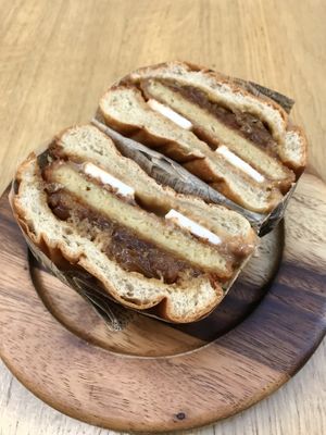 Burger  at Les Tontons Veg in Paris