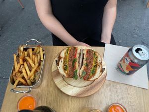 Le tonton du bled burger at Les Tontons Veg in Paris