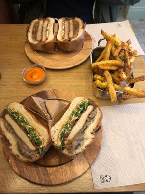 Le Wien burger at the top (double patty) & Le Katsu (a special), + herby fries at Les Tontons Veg in Paris