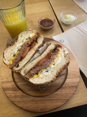 Cheese 😋😋😋😋👍🏾👍🏾👍🏾👍🏾  at Les Tontons Veg in Paris