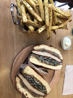 Table  at Les Tontons Veg in Paris