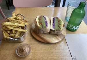 Vegan burger lunch   at Les Tontons Veg in Paris