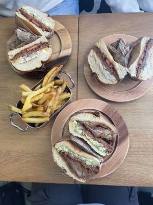Cheese burgers, Guizer and fries  at Les Tontons Veg in Paris