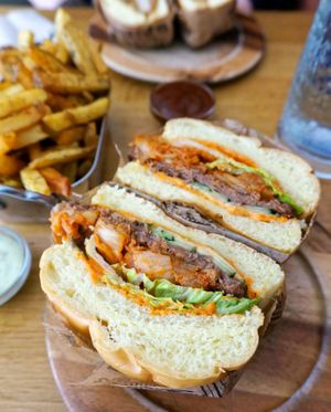 Le Kimchi (beyond burger/kimchi/gochujang mayo) at Les Tontons Veg in Paris