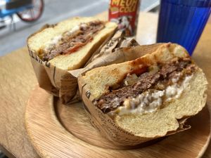 Cebolla dream  at Les Tontons Veg in Paris