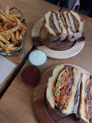 Kimchi burger at Les Tontons Veg in Paris