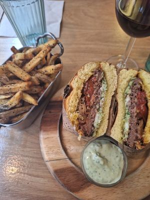  at Les Tontons Veg in Paris