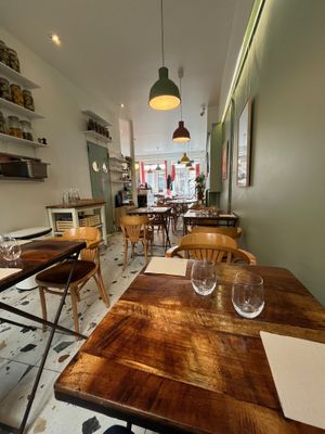 Place at Les Tontons Veg in Paris