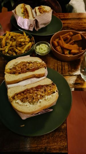  at Les Tontons Veg in Paris