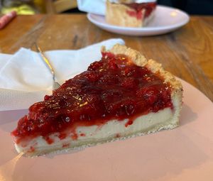 Himbeer-Käsekuchen (vegan)  at Rosa Parks Café in Berlin