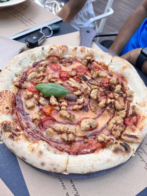Vegan chicken pizza   at La Pentola in Makarska