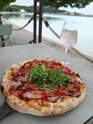 Vegan pizza  at La Pentola in Makarska