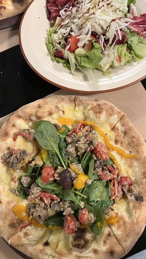 Vegan pizza   at La Pentola in Makarska