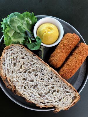 Spelt croquettes with sourdough bread - I recommend at Bar Kantoor in Amsterdam