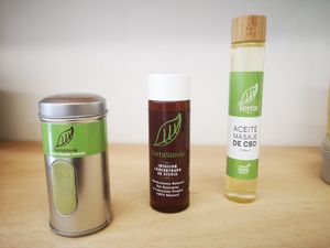 We got real stevia sweeteners and massage oils 🌱 at Shifa Shop in Cunit