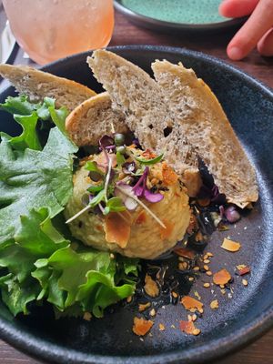 Avocado hummus at Gistihúsið in Egilsstadjir