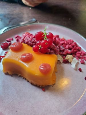 Passion fruit cheesecake at Gistihúsið in Egilsstadjir