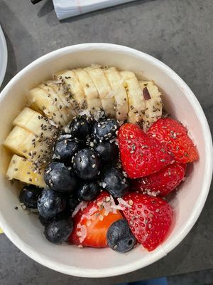 Oat Bowl at Ultralife Cafe in Newport