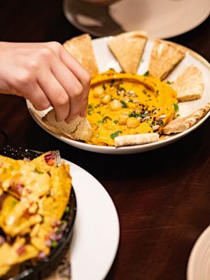 hummus casero  at Verde Amore in Barcelona