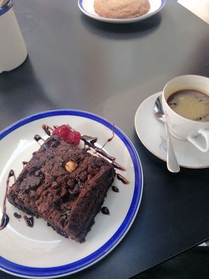 Brownie vegano at Verde Amore in Barcelona