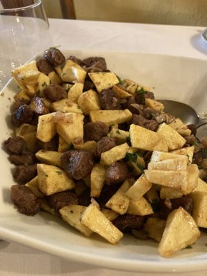No recuerdo el nombre pero era soja con patatas 🥔   at Os Mouros in Barcelos