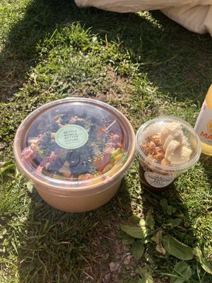 Vegan lekkers  at Superfood Deli - Maria Theresien in Vienna