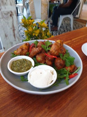 Cauliflower pakoras at Ebb and Flow Darwin in Larrakeyah